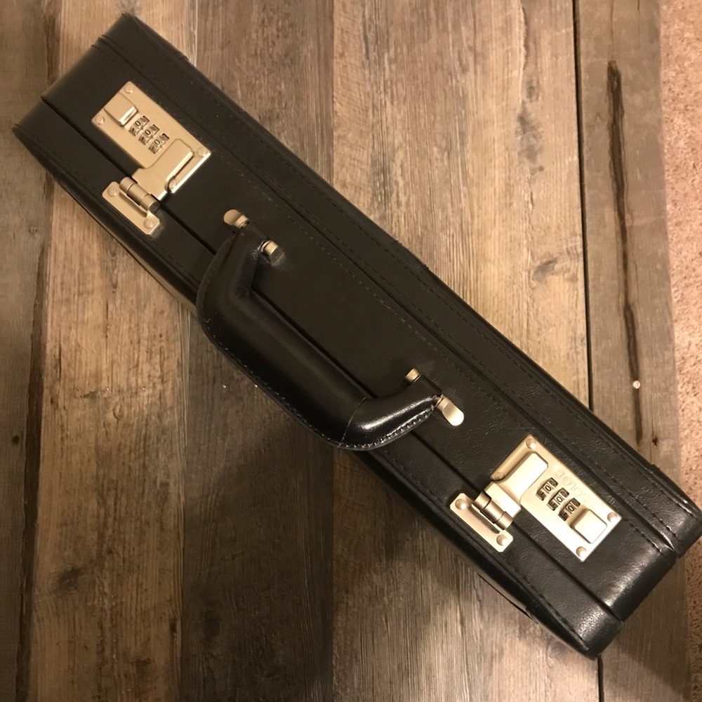 Solo Leather Briefcase. BRAND NEW.
